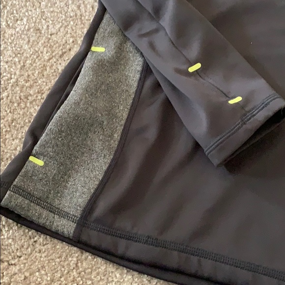 Like new Fila  reflective 1/4 zip - Picture 6 of 7